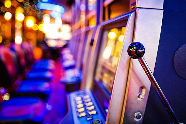 Fish Hunter arcade-style gameplay on psg77 slot showing live aquarium with spawning fish and crosshair targeting system